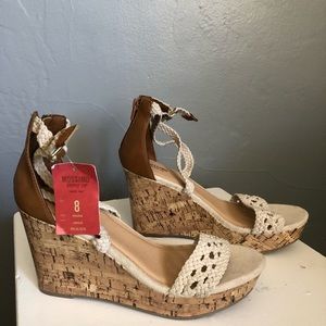 Wedged sandals